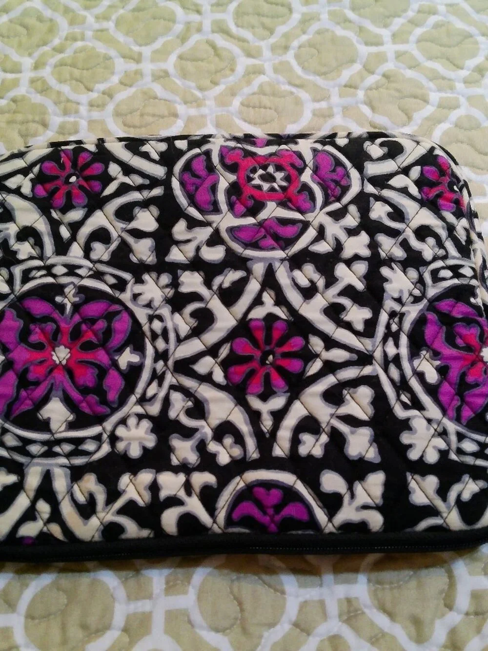 VERA BRADLEY TABLET HOLDER LIKE NEW